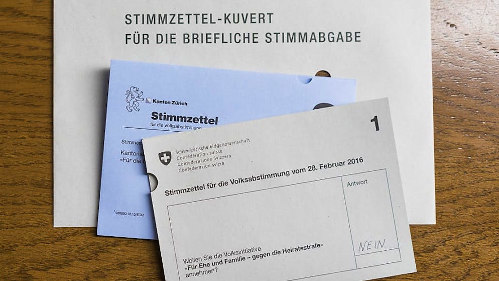 Die Stimmberechtigten werden sich nochmals mit der Heiratsstrafe befassen müssen. (Symbolbild)