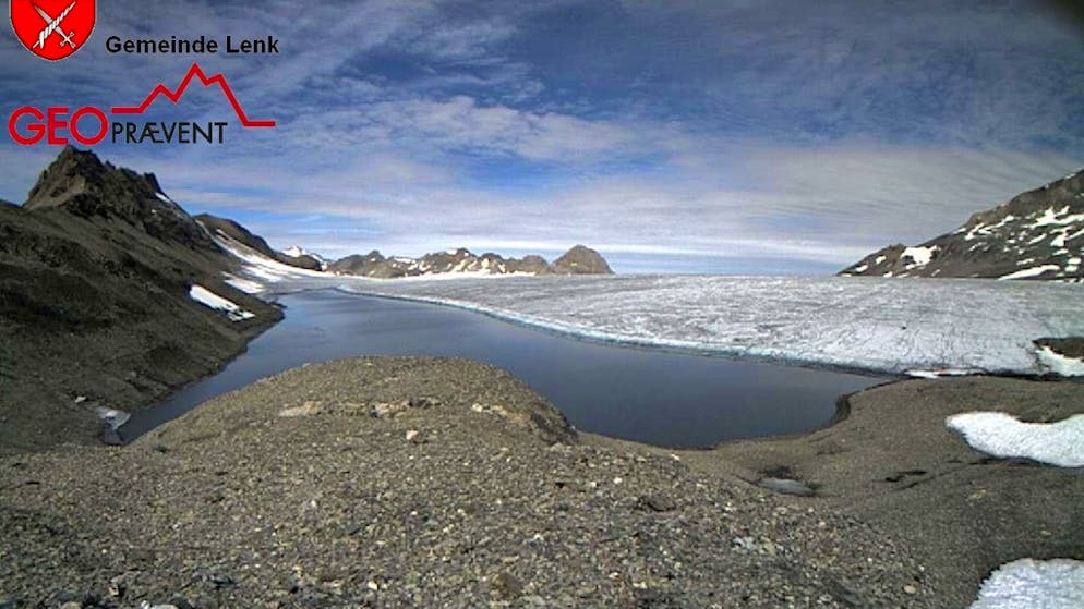 Der Faverges-See beim Plaine Morte-Gletscher im Berner Oberland, Aufnahme einer Überwachungskamera am Dienstag, 28. Juli 2015.