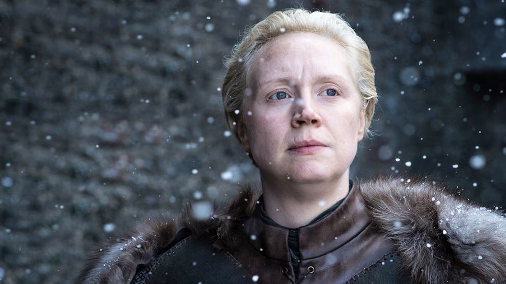 Ein einziges Mal trug Kriegerin Brienne von Tarth in «Game of Thrones» ein Kleid – als sie die Gefangene von Roose Bolton war. Im normalen Leben hat Darstellerin Gwendoline Christie deutlich weniger Probleme damit, schicke Outfits zu tragen ...