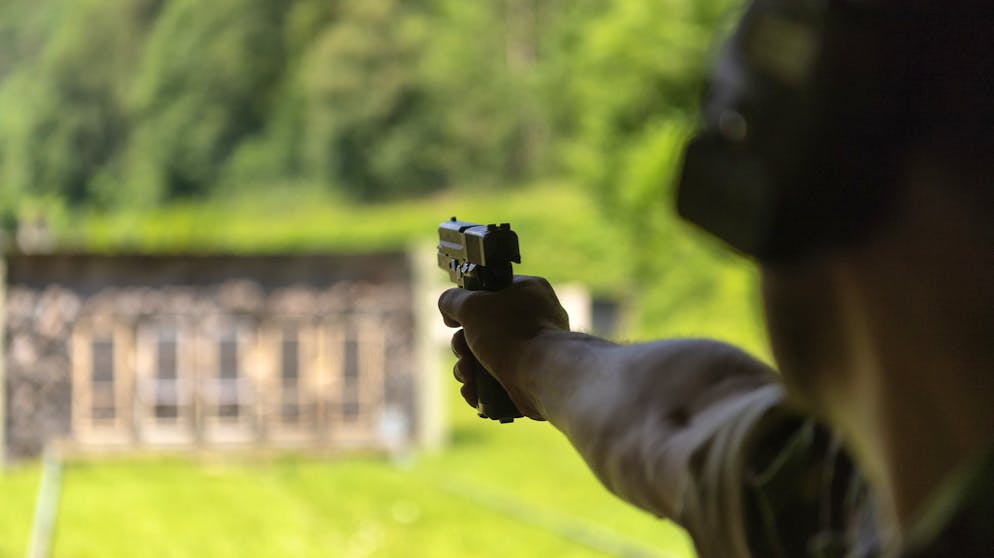 Waffe den mann nach unten film