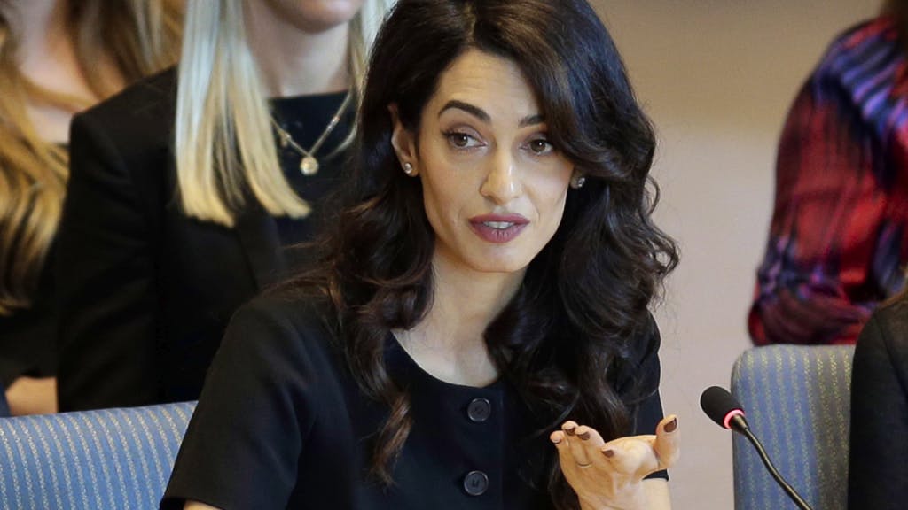 Flammende Uno-Rede. Amal Clooney fordert Missbrauchsaufkl&#xE4;rung