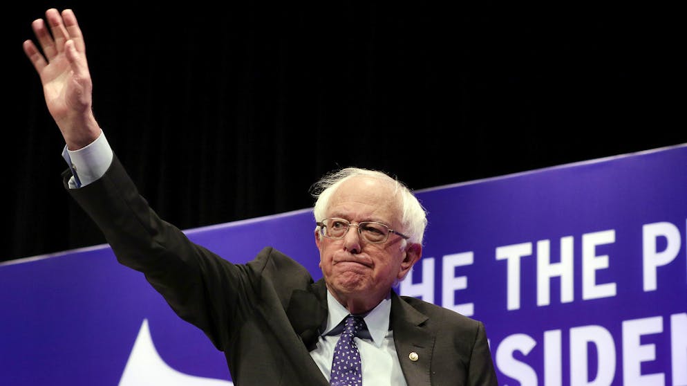 Präsidentschaftsanwärter der US-Demokraten. Bernie Sanders (77): Sanders trat 2016 bei den Vorwahlen um die Präsidentschaftskandidatur der Demokraten gegen Hillary Clinton an. Dies ebnete den Weg für einen Linksruck der Partei in der Trump-Ära. Sanders bezeichnet sich als demokratischen Sozialisten.