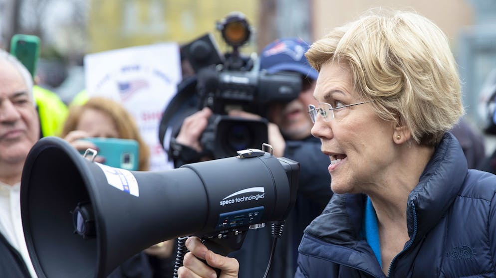Präsidentschaftsanwärter der US-Demokraten. Elizabeth Warren (69): Die linksgerichtete Senatorin aus Massachusetts und frühere Jura-Professorin an der Harvard University hat mehr Schutz von Verbrauchern gefordert, was zur Gründung des Consumer Financial Protection Bureau unter Präsident Obama geführt hat.