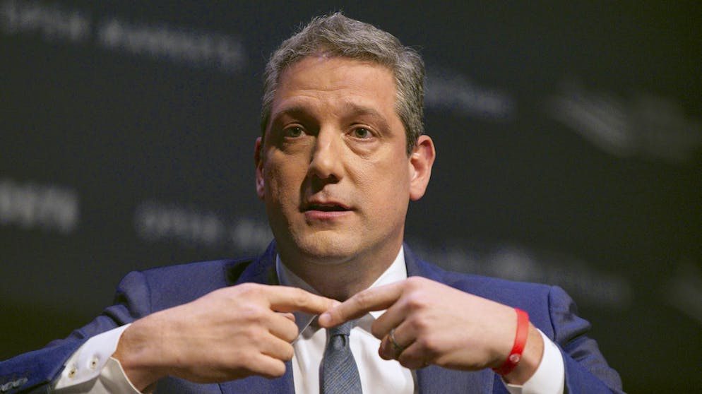 Präsidentschaftsanwärter der US-Demokraten. Tim Ryan (45): Das Kongressmitglied aus Ohio versuchte erfolglos 2016, die Nachfolge von Nancy Pelosi als Vorsitzende der Demokraten im Repräsentantenhaus anzutreten. Ryan hat sich als Kandidat präsentiert, der eine Brücke zwischen Progressiven und Vertretern der Arbeiterklasse bauen kann.