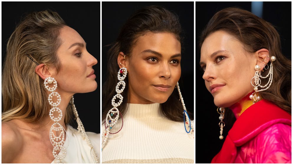Feminin und glamourös:Toupierte Ansätze in Kombination mit viel Schmuck zeigte Prabal Gurung.