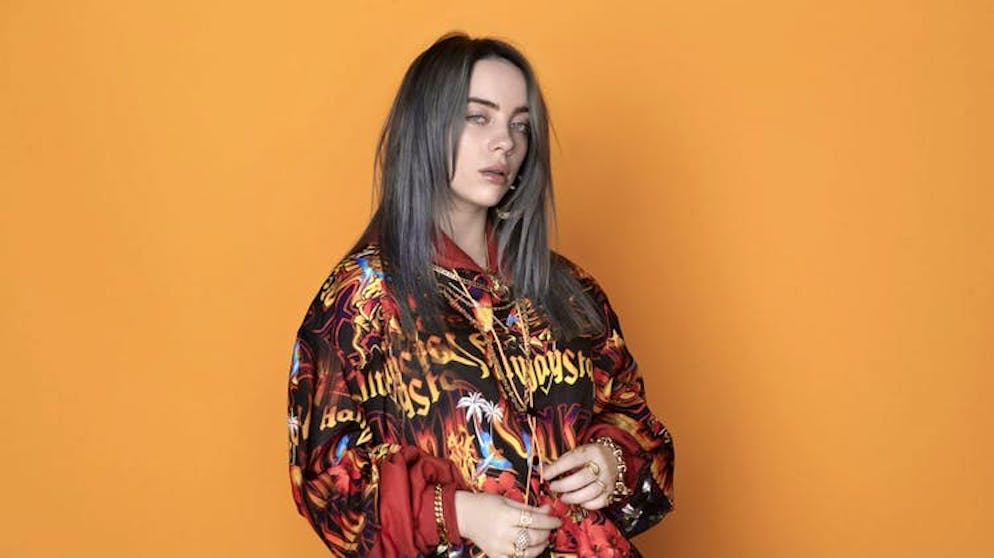 Greta Thunberg & Co.: ces adolescents changent le monde. Dave Grohl en personne a récemment comparé Billie Eilish à son ancien groupe Nirvana. Bien sûr, la Californienne de 17 ans ne joue pas du grunge poussiéreux. Mais son mélange de pop, d’électro et de hip-hop provoque auprès des filles de Dave Grohl et des autres enfants de leur âge un engouement médiatique similaire à ce qu’il a lui-même vécu il y a près de 30 ans.