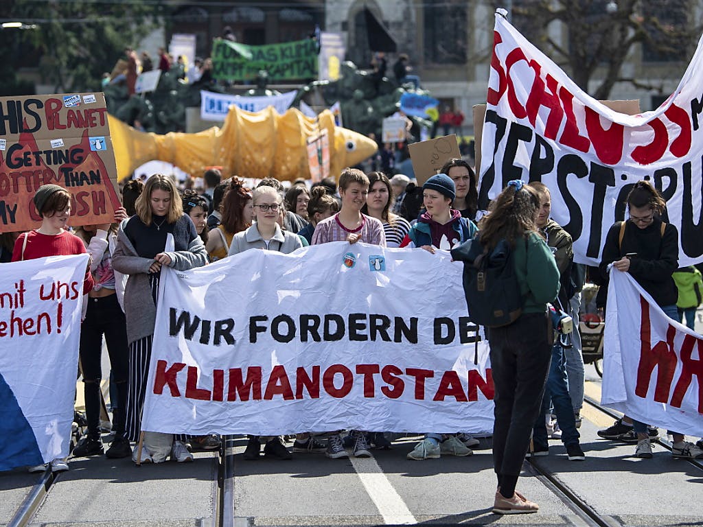 Klimastreik. Wieder Klimademonstrationen In Der Schweiz.