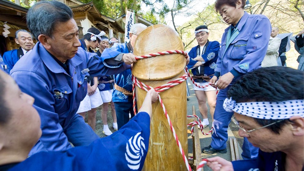 Penisfestival in Japan. Auch an anderen Orten des Landes gibt es ähnliche Feiern.