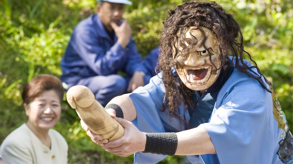 Penisfestival in Japan. In einem Schrein in Kawasaki werden die Götter um Fruchtbarkeit und eine sichere Geburt gebeten – mit Hilfe imposanter Penisse.