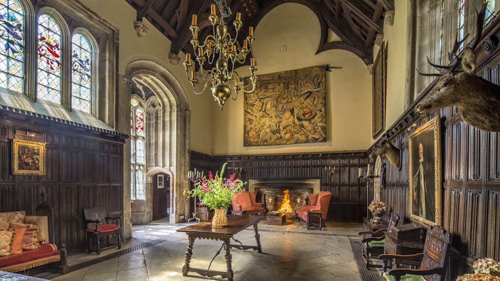 Dieses luxuriöse Tudor-Anwesen steht zum Verkauf