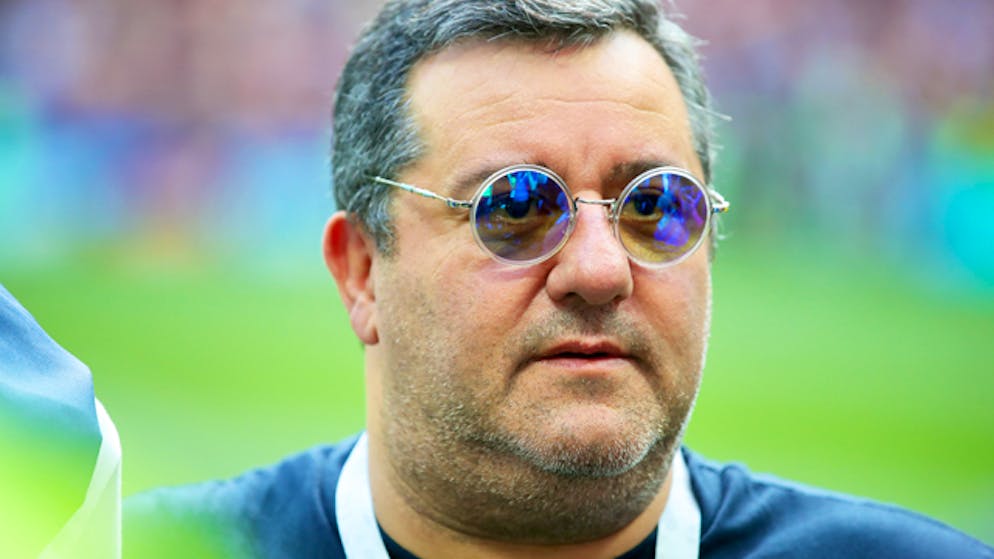 Mino Raiola darf für die nächsten drei Monate keine Geschäfte abwickeln.