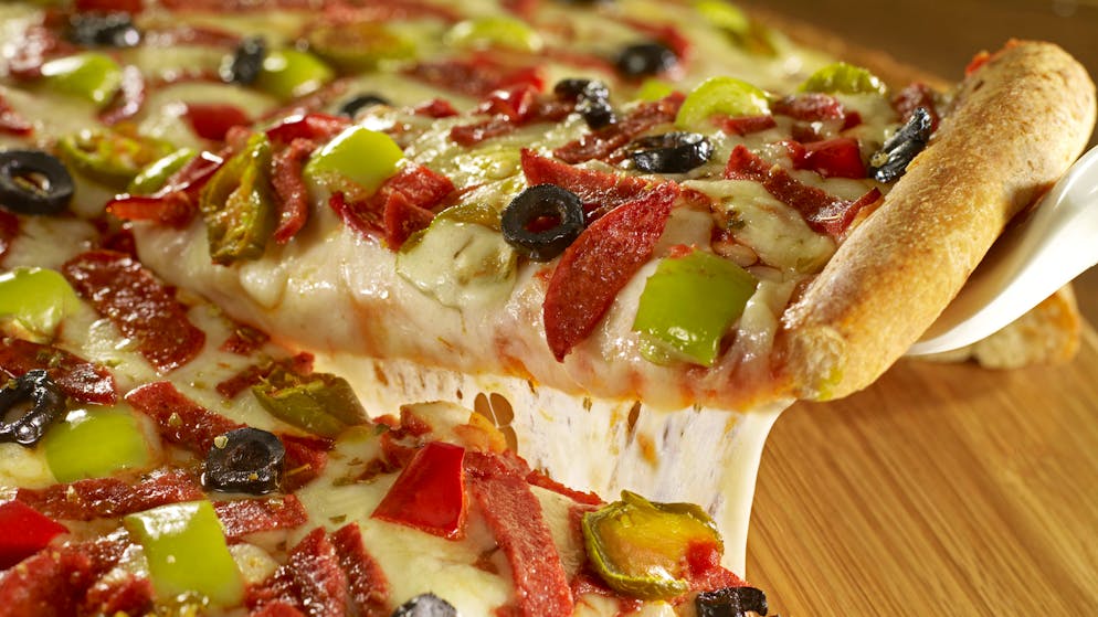 Fertigpizza zählt eindeutig zu den Lebensmitteln mit einer langen Liste an Inhaltsstoffen: Glaubt man Ernährungswissenschaftlern ist dies ein Indiz für eine ungesunde Mahlzeit.