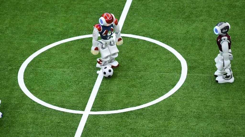 Beim RoboCup Asia-Pacific Invitational Tournament 2019 im chinesischen Tianjin treten – der Name legt es nahe – keine Menschen, sondern Maschinen gegeneinander an.