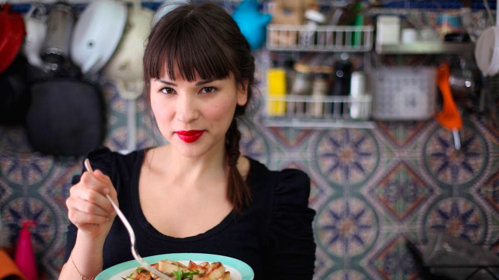 Französische Küche ohne Aufwand. Die Köchin weiss, wie sie französische Spezialitäten auf einfache und effektive Art in neue Leckereien verwandeln kann.