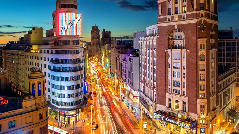 Das sind Europas Top-Reiseziele 2019. Platz 2: Die spanische Hauptstadt Madrid wird von den Reiseexperten wegen ihres pulsierenden Nachtlebens gelobt.