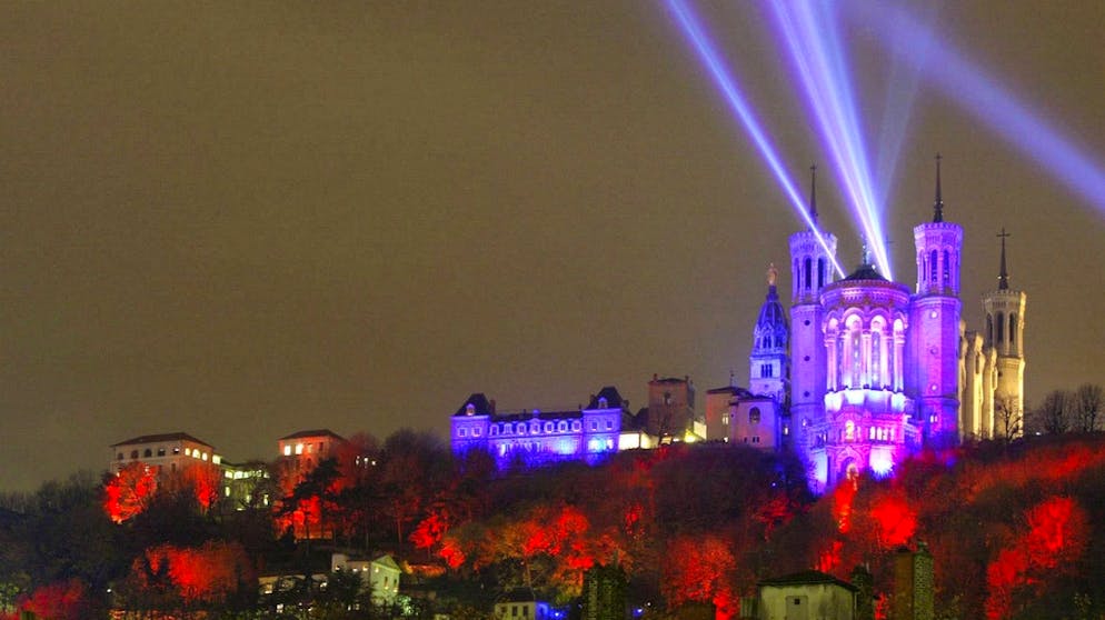 Das sind Europas Top-Reiseziele 2019. Platz 7: Paris mag die Stadt der Liebe sein, aber Lyon ist die Stadt des guten Essens. Die Stadt am Zusammenfluss von Rhône und Saone ist mindestens genauso schon wie Frankreichs Hauptstadt, aber bei weitem nicht so überlaufen. 