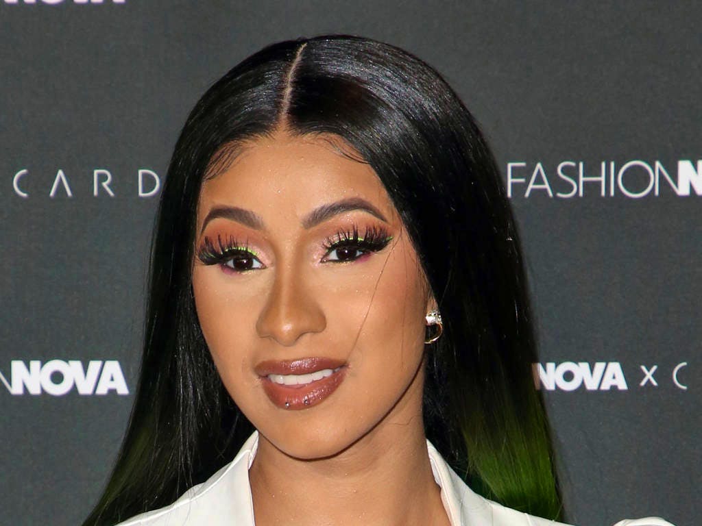 Spettacolo: Cardi B: Complicazioni Dopo La Chirurgia Plastica | Blue News