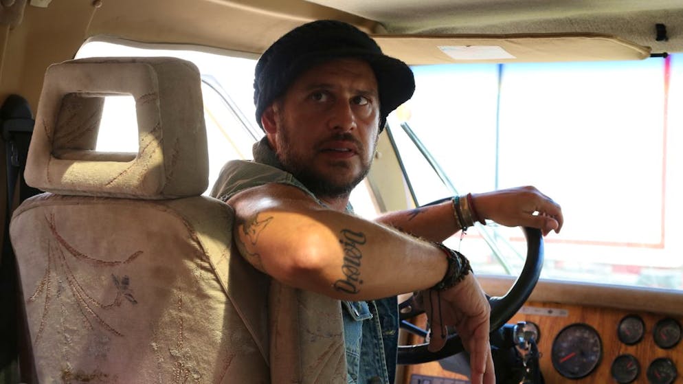 Die Kino-Highlights im Juni. Unterwegs begegnen William und Gyllen dem schrägen deutschen Aussteiger Luttger (Moritz Bleibtreu).