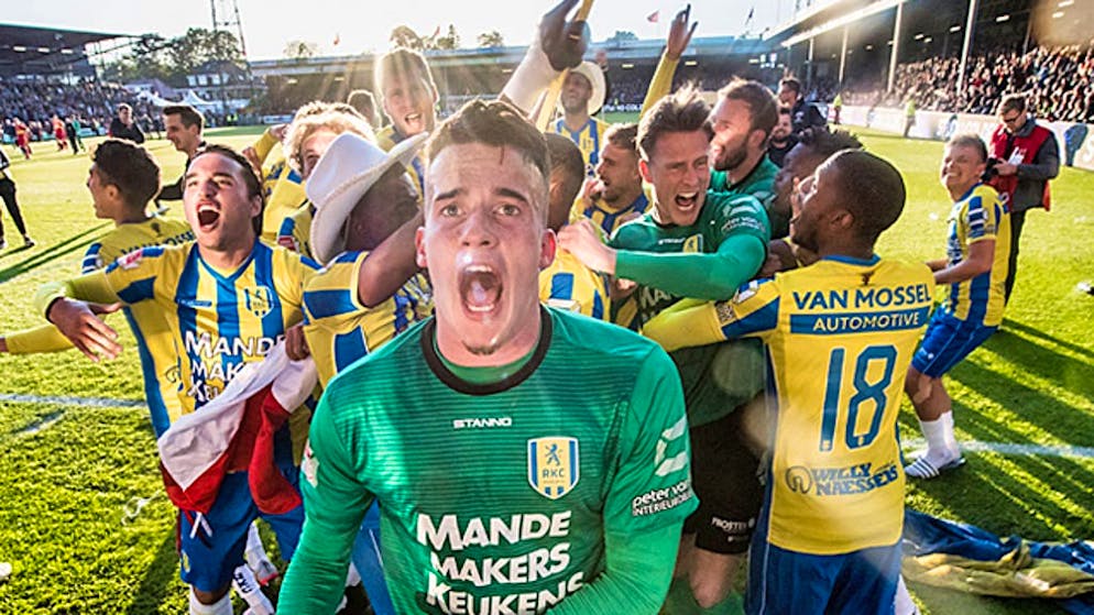 Quelle folie pour les joueurs du RKC au moment du coup de sifflet final.