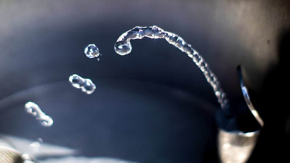 Eine Volksinitiative will den Gebrauch von Pestiziden in der Landwirtschaft einschränken, damit das Wasser sauber bleibt. Welches die Folgen für die Landwirte und ihre Einkommen sein könnten, ist umstritten.
