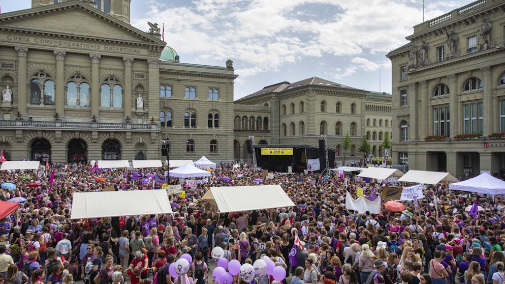 Frauenstreik am 14. Juni 2019. Der Bundesplatz in Bern ist nachmittags ebenfalls fest in Frauenhand.