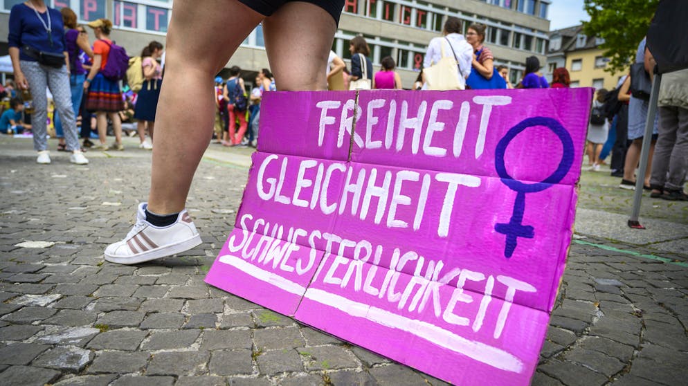 Frauenstreik am 14. Juni 2019. Auch in Zürich machen die Frauen unmissverständlich klar, worum es ihnen geht.