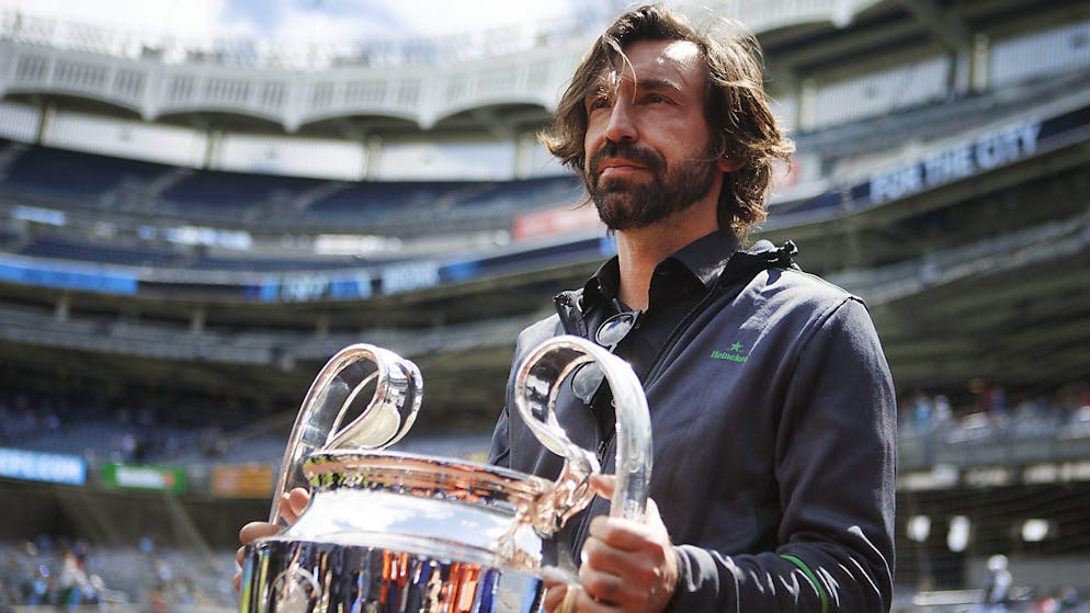 Raggirava i commercianti spacciandosi per Andrea Pirlo, l'ex calciatore soprannominato «il Maestro» e campione del mondo nel 2006.