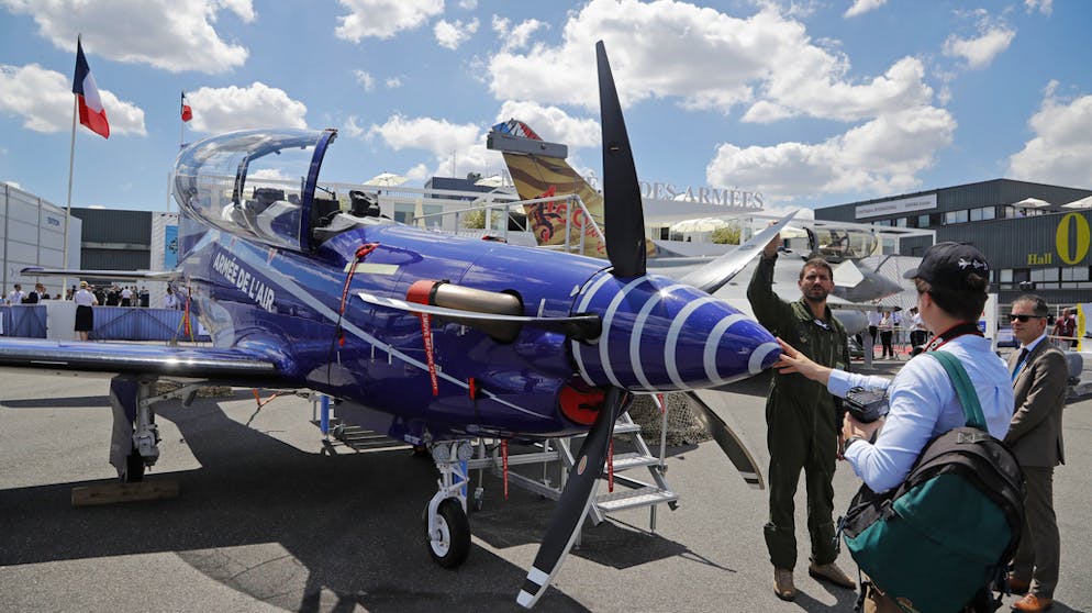 Paris Air Show 2019. Der Trainer der französischen Luftwaffe komtm aus der Schweiz: die Pilatus PC-21.