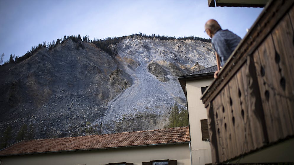 Bergsturz bleibt Bedrohung für Brienz GR. Das Dorf Brienz im Bündner Albulatal wird von einem grossen Bergsturz bedroht.