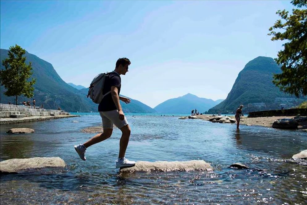 La canicola passa al livello 4 e si cerca il fresco come alla foce del fiume Cassarate a Lugano