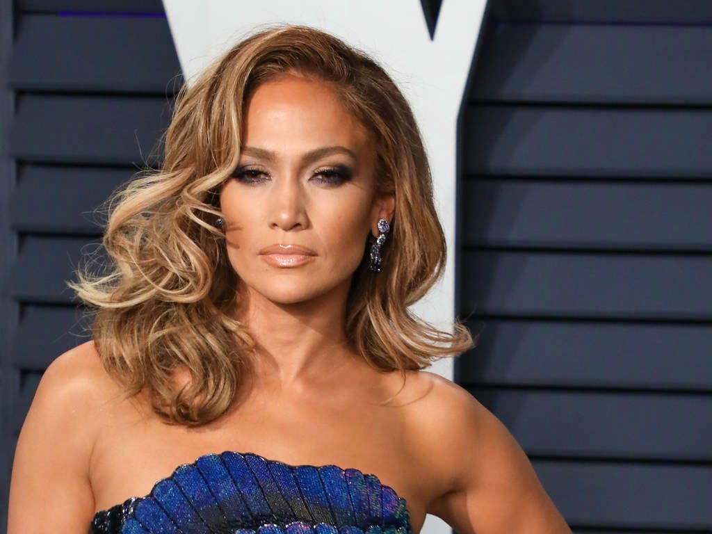 Actu people. Jennifer Lopez fête les 20 ans de son premier album au concert d'Ariana Grande | blue News