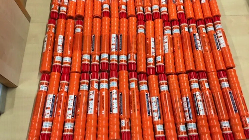 Die sichergestellten Pyro-Fackeln. Gegen den 25-jährigen Zentralschweizer läuft ein Strafverfahren.