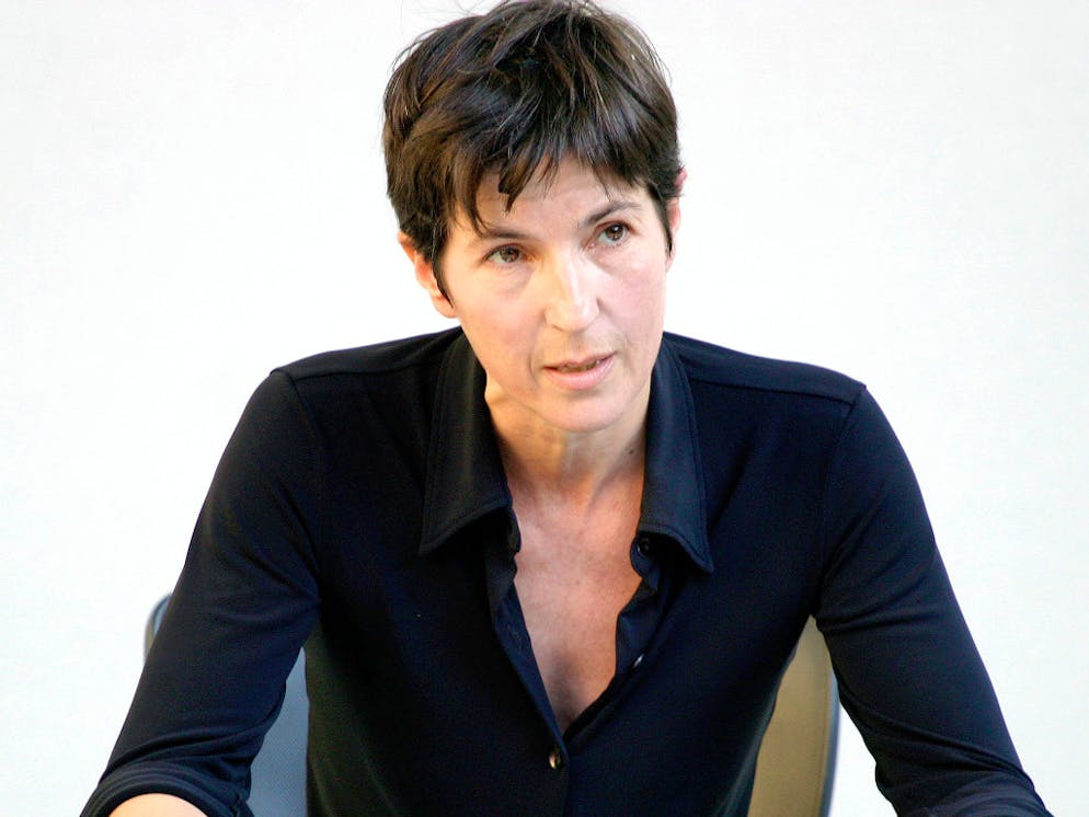 Christine Angot Le Voyage Dans L'est Critique Christine Angot: la polémique ne s'essouffle pas malgré ses excuses