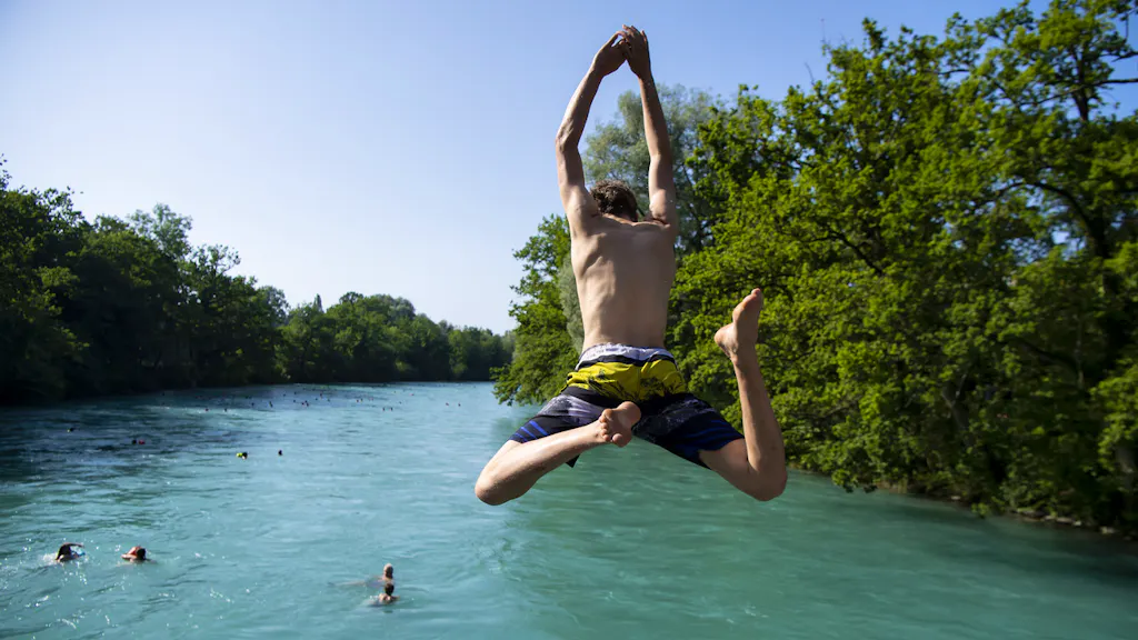 Mehrere Dutzend Tote jedes Jahr. Übermut kann beim Baden in Seen und Flüssen tödlich enden