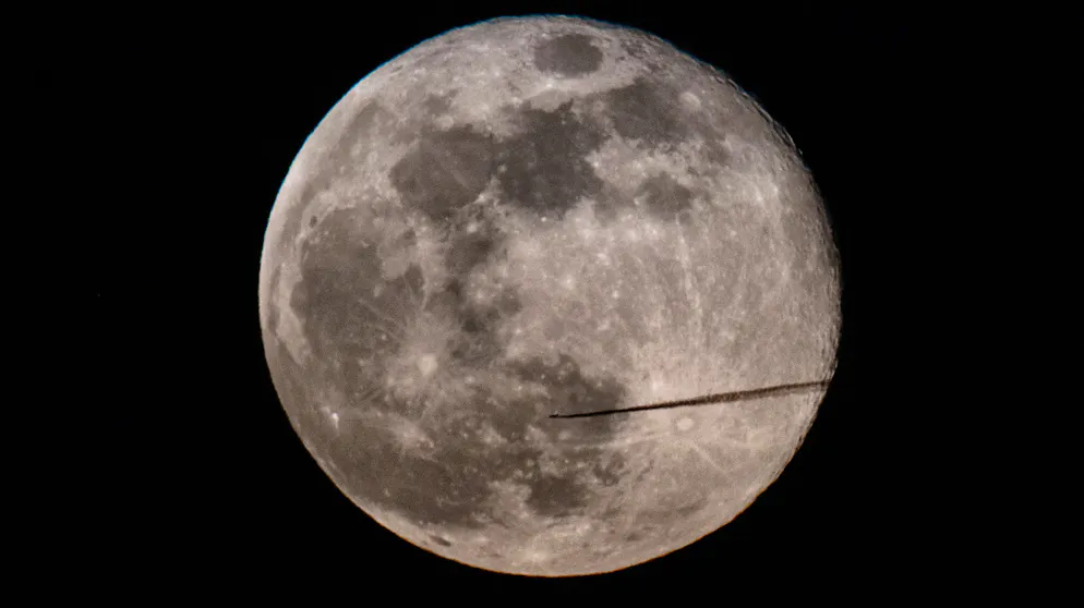 Unnützes Mond-Wissen. Die Menschen in asiatischen Ländern erkennen keinen Mann, sondern einen Hasen im Mond. Ein Mond-Rover, der von der chinesischen Sonde Chang’e-3 hochgetragen wurde, trägt deshalb den Namen «Jadehase».