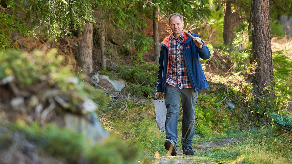 Wasserschloss Schweiz – alles im Fluss. Kurt Ruppen ist der Grächener Wasservogt und zuständig für die Suonen (Wasserleitungen).