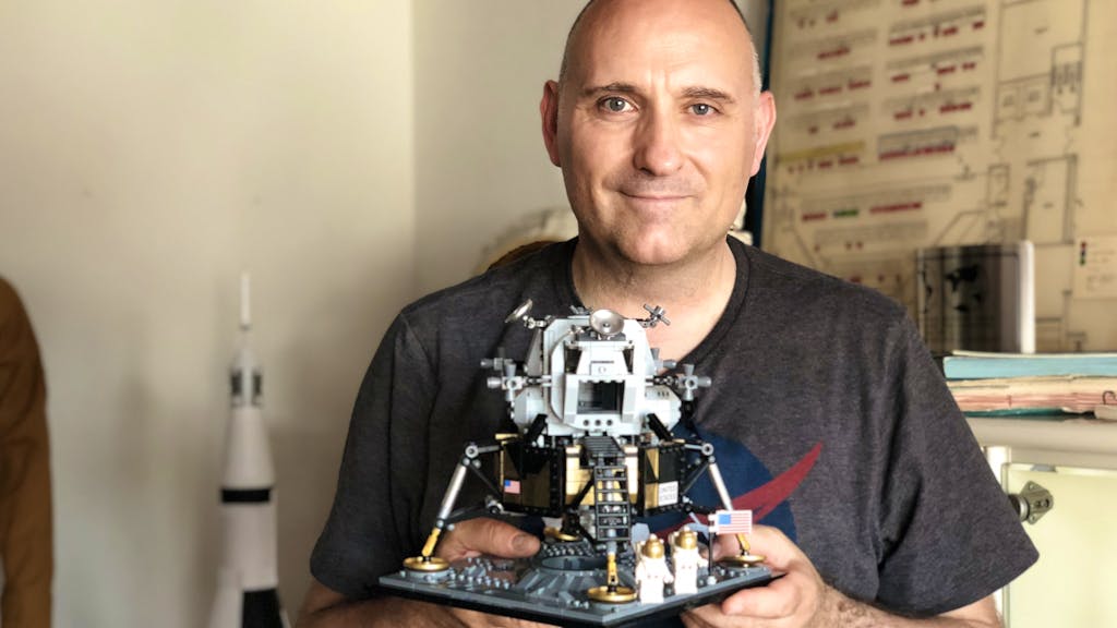 50 Jahre Mondlandung. Die Mondlandung in 1087 Teilen — eine Lego-Rekonstruktion