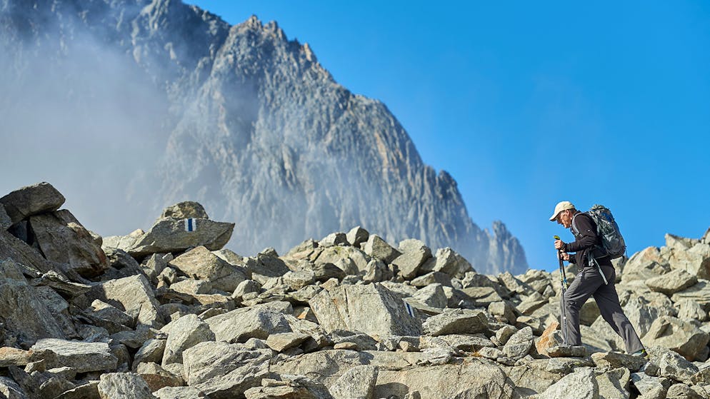 Wasserschloss Schweiz – alles im Fluss. Ausdauer sollte man jedoch mitbringen, denn die Wasserscheide liegt auf 3025 Meter über Meer, und der Aufstieg von der Rotondohütte aus dauert gut zwei Stunden.