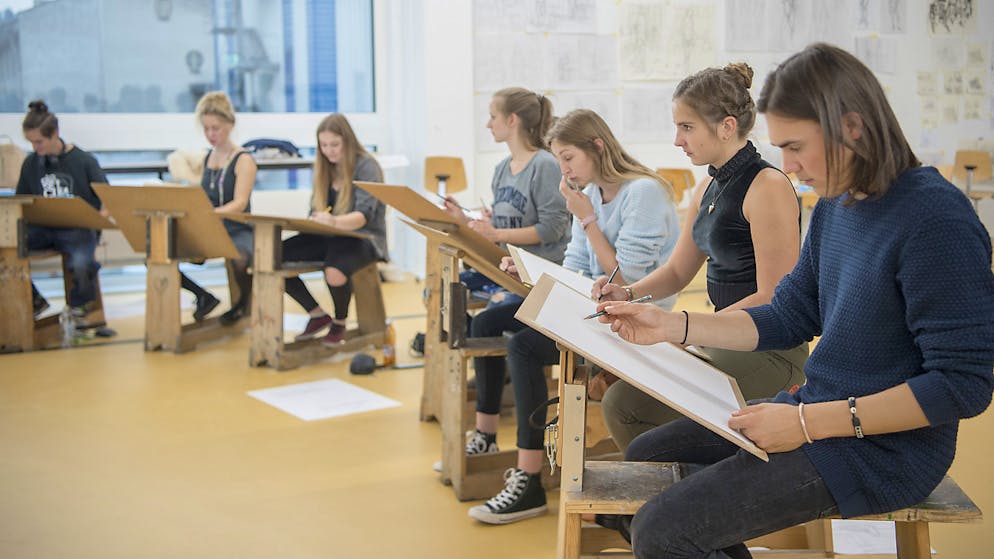 Zeichnen ist angesagt an der Hochschule Luzern Design & Kunst: Acht Studierende aus dem Kanton Uri haben 2018 die Fachrichten Design an einer Fachhochschule belegt. (Symbolbild)