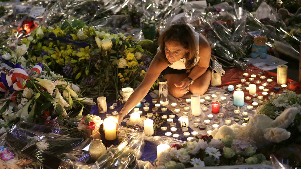 Terroranschlag von Nizza. Der Anschlag in Nizza war der dritte schwere Terrorakt innert kürzerer Zeit, der Frankreich traf. 