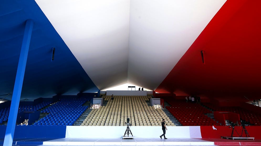 Terroranschlag von Nizza. Seither schwingt am französischen Nationalfeiertag immer auch Trauer mit. Mit Ansprachen und Aktionen gedenken die Franzosen der Opfer von Nizza. 