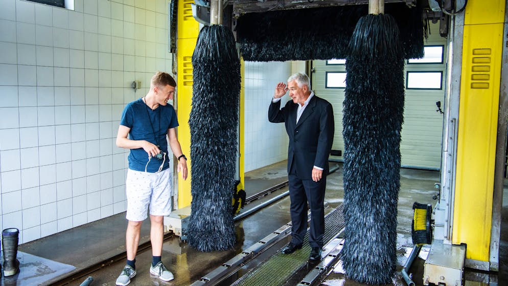 «Donnschtig-Jass» Reloaded mit Salzgeber und Büsser. Schafft der beliebte Ex-Trainer und Goallie die Challenge?