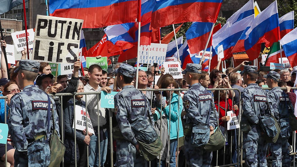 Demo in Moskau für freie Kommunalwahl. Die Sicherheitskräfte haben die Demonstranten am Samstag in Moskau aktiv begleitet.