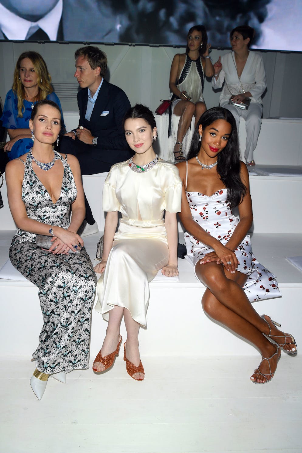 Les looks de Lady Kitty Spencer. Ce 13 juin, un look de diva avec une robe très décolletée pour assister à la présentation de bijoux Bulgari.