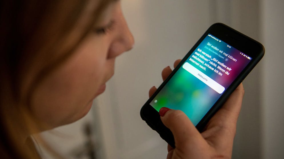 Manchmal hören auch Apple-Angestellte Gespräche von Siri mit.