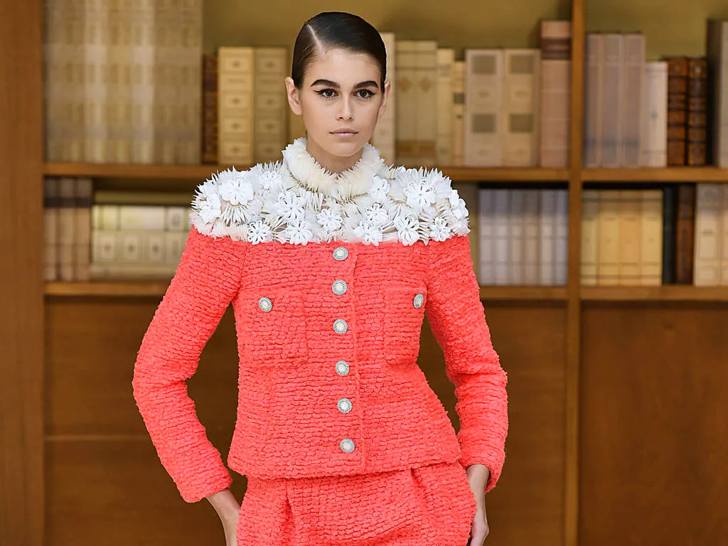 Digitale \u0026 Lifestyle. Virginie Viard svela la prima collezione di couture  per Chanel.