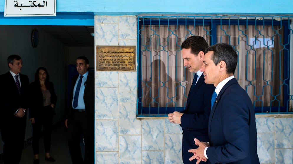 Bundesrat Ignazio Cassis (r.) und Pierre Krähenbühl (l.), der Generalsekretär des UNO-Hilfswerks für palästinensische Flüchtlinge (UNRWA), bei einem Besuch in der jordanischen Hauptstadt Amman am 14. Mai 2018.