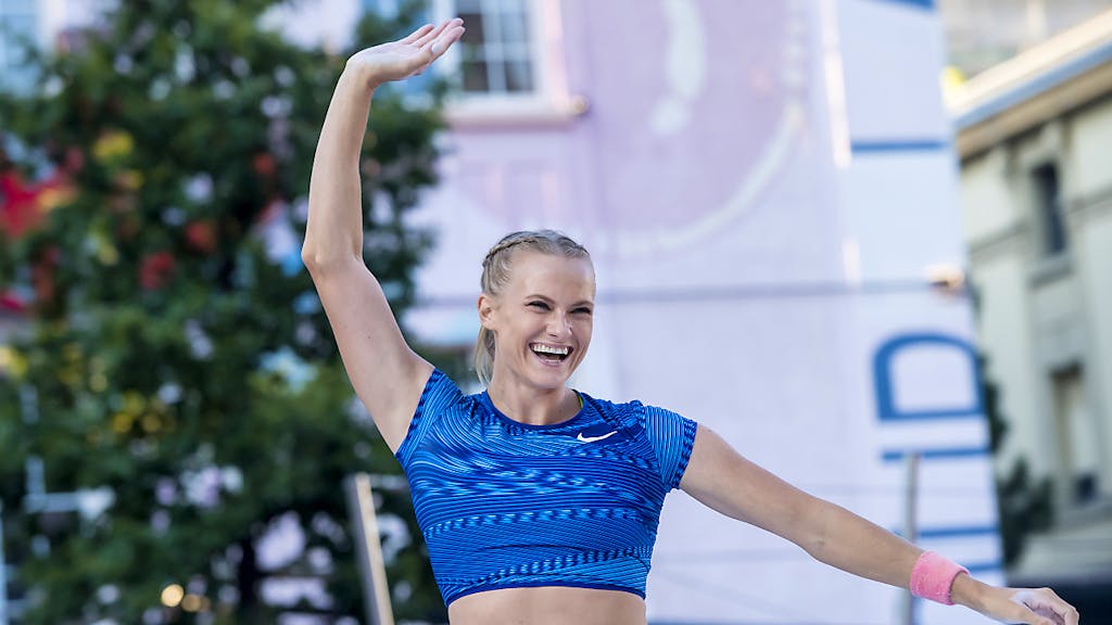 Katie Nageotte survole le concours du Flon
