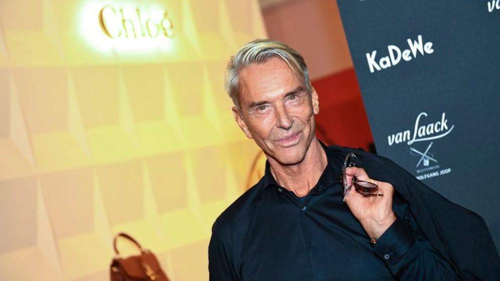Der Designer Wolfgang Joop ist von einem überragenden Einfluss der Mode auf das Leben überzeugt. (Archiv)