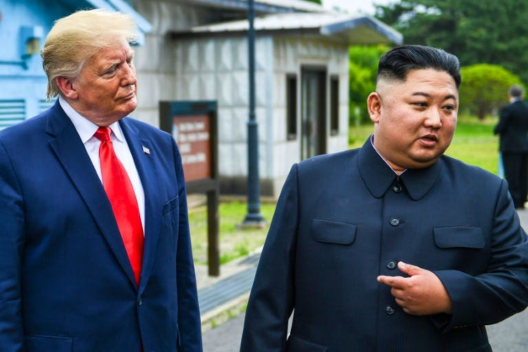 Faits Divers. Kim Jong Un Suit-il Les Tweets De Donald Trump?.